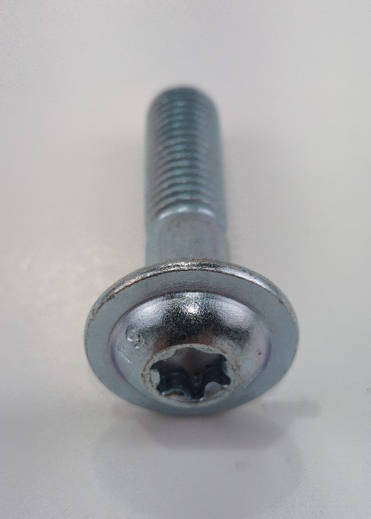 Screw M8x33 (030031)